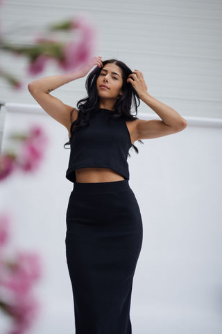Black midi skirt hot sale and crop top